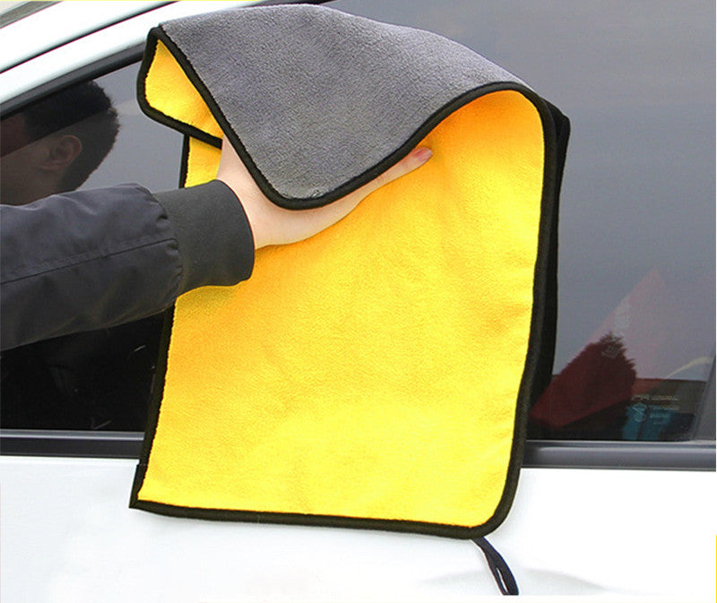 Vastag, nagy nedvszívó képességű autós törlőkendő