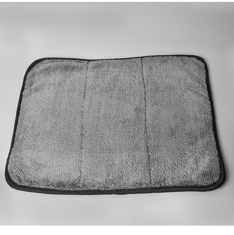 Vastag, nagy nedvszívó képességű autós törlőkendő